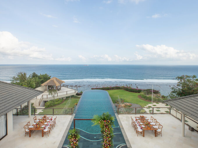 Villa Bale Agung - Karang Saujana Estate